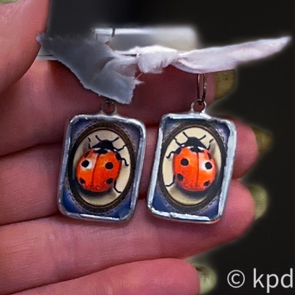 NWT pair of NETTLES REVERSIBLE hand made Lady Bug earrings - Picture 5 of 10